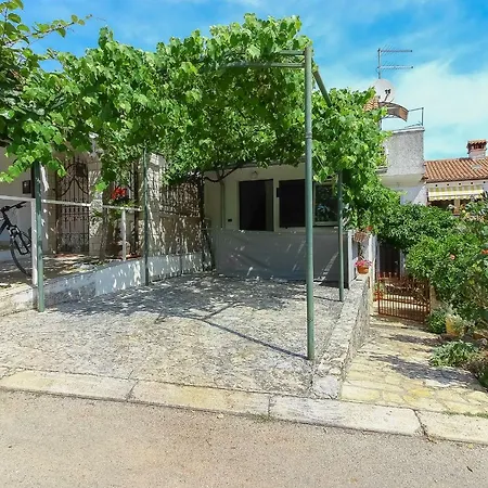 Apartment Radan - Near Brulo Beach