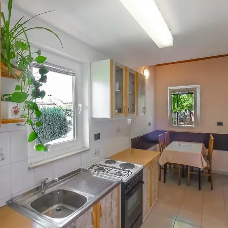 Radan - Near Brulo Beach Apartment Porec